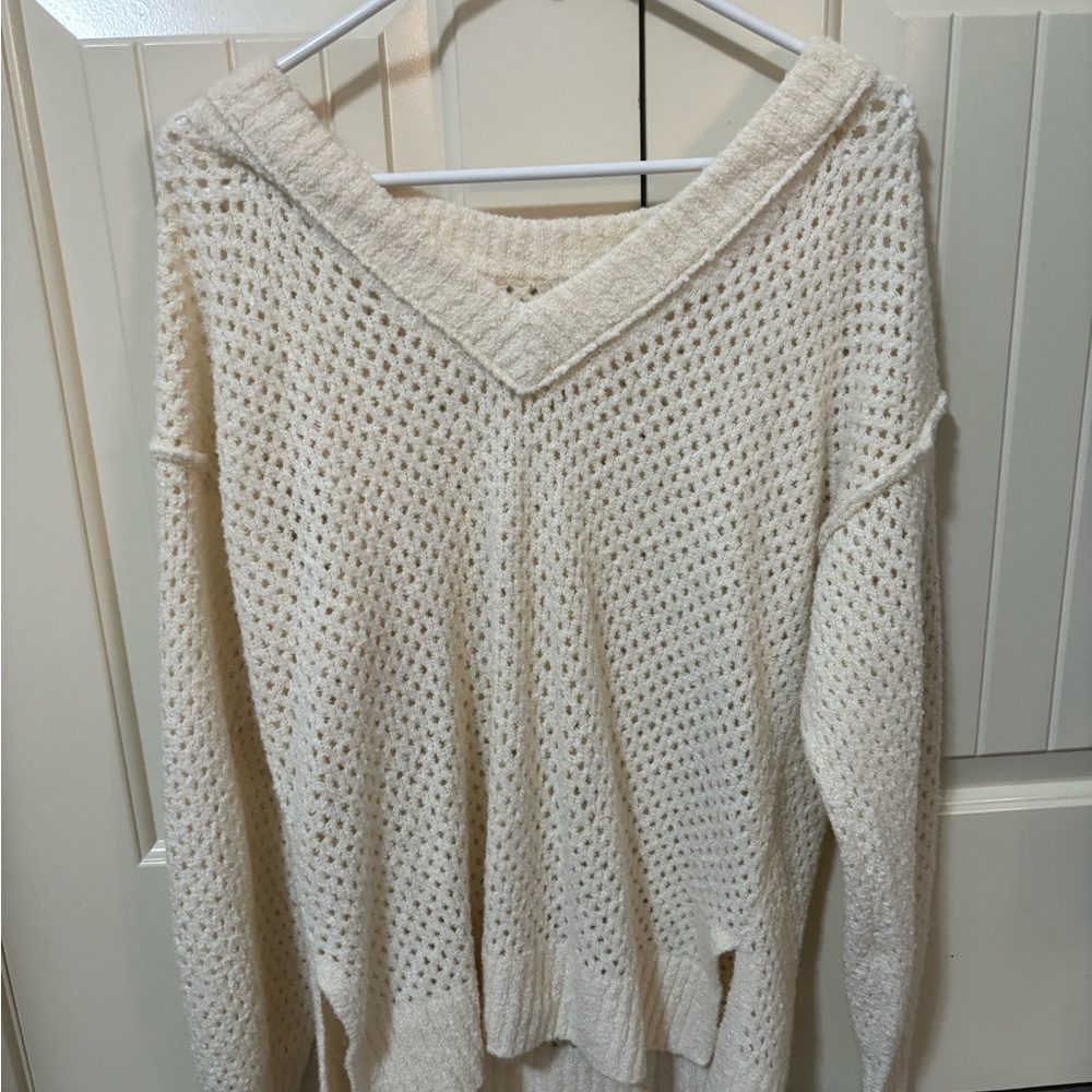 Aerie Cream V-Neck Sweater